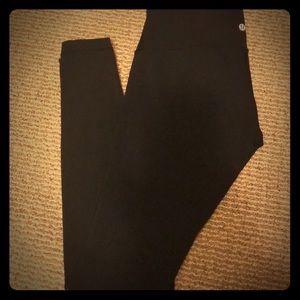 Lululemon mid rise leggings 6